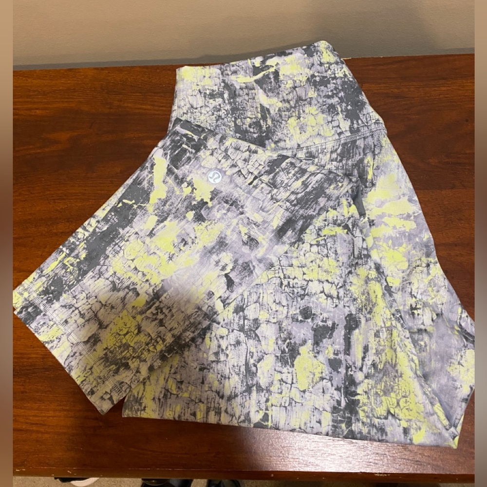Lululemon Wunder Train High-Rise Tight 25" - Size 14